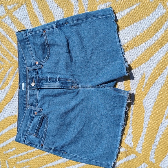 Old Navy Pants - Old Navy frayed denim shorts